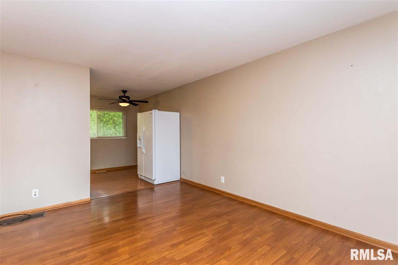 116 Douglas Road Marquette Heights, IL 61554 - Photo 4 of 31 Gallery Image 4