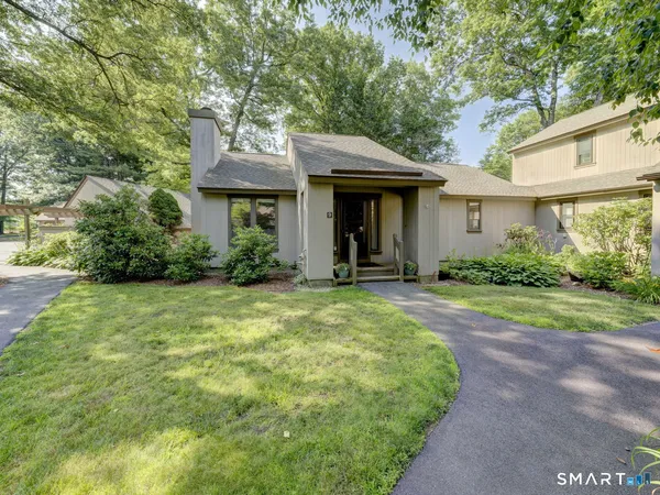 $315,000 | 9 Byron Drive, Unit 9, Avon, CT 06001