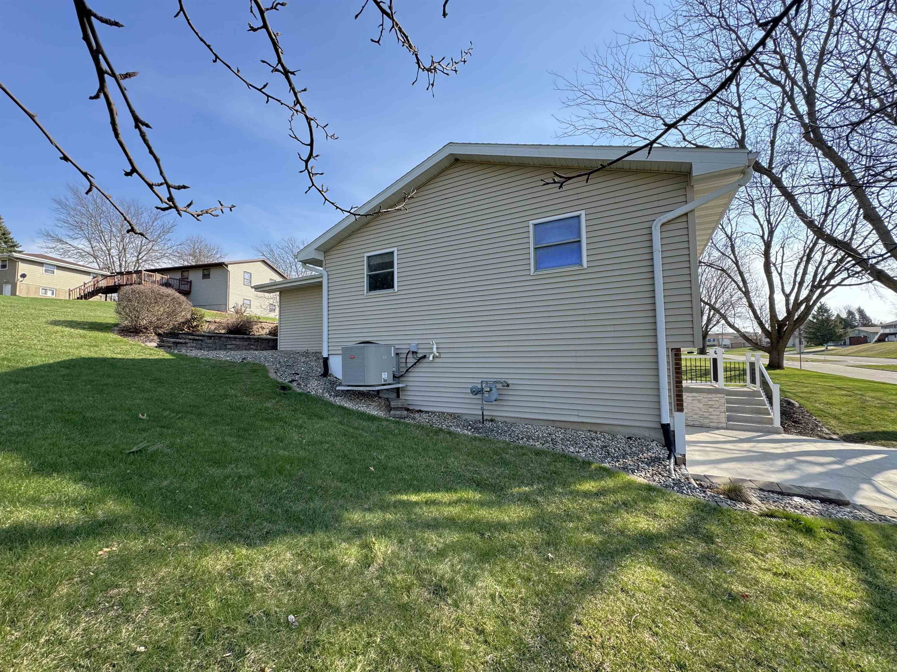 209 27th Street Monroe, WI 53566 - Photo 11 of 62