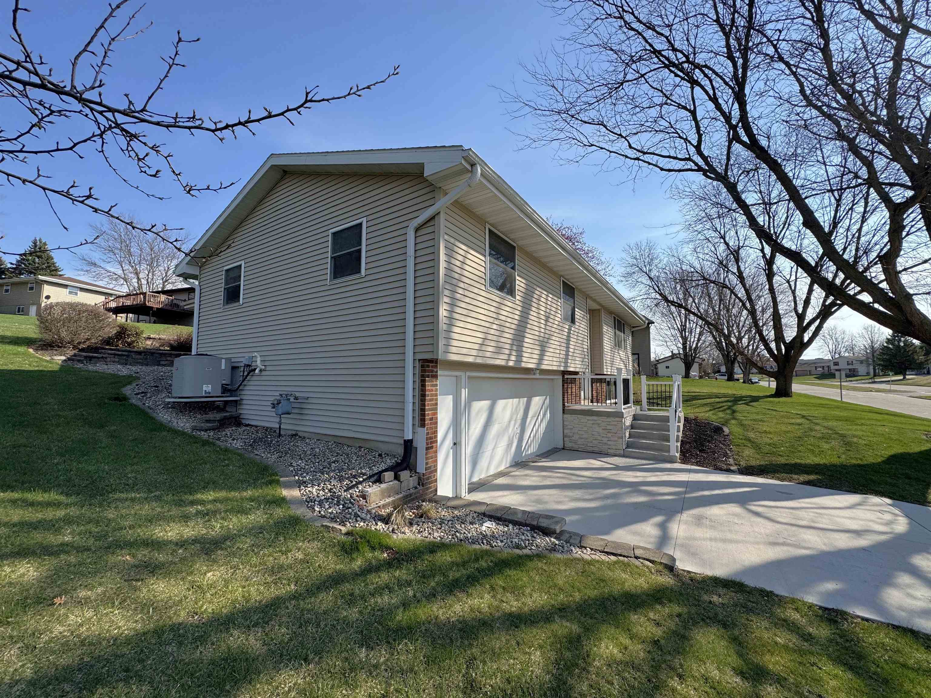 209 27th Street Monroe, WI 53566 - Photo 12 of 62