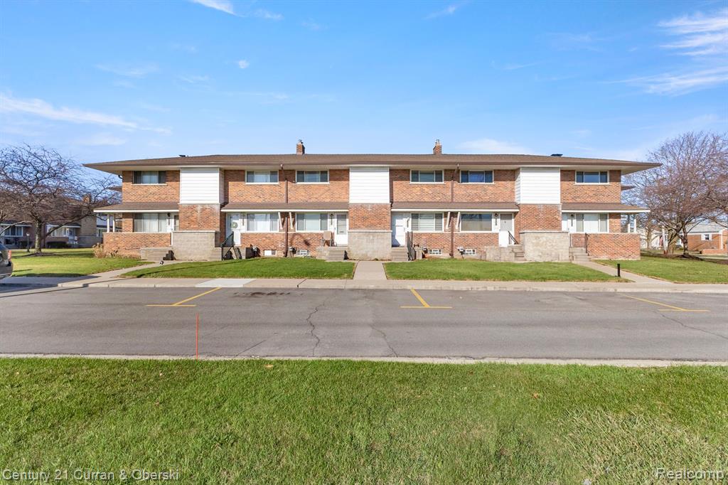 10029 Middlebelt Road Livonia, MI 48150 - Photo 3 of 37