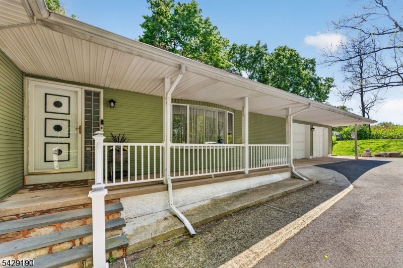 886 Old Chester Road Far Hills, NJ 07931 - Photo 1 of 32