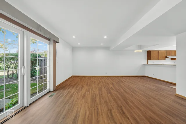 $350,000 | 1884 Hastings Avenue, Downers Grove, IL 60516