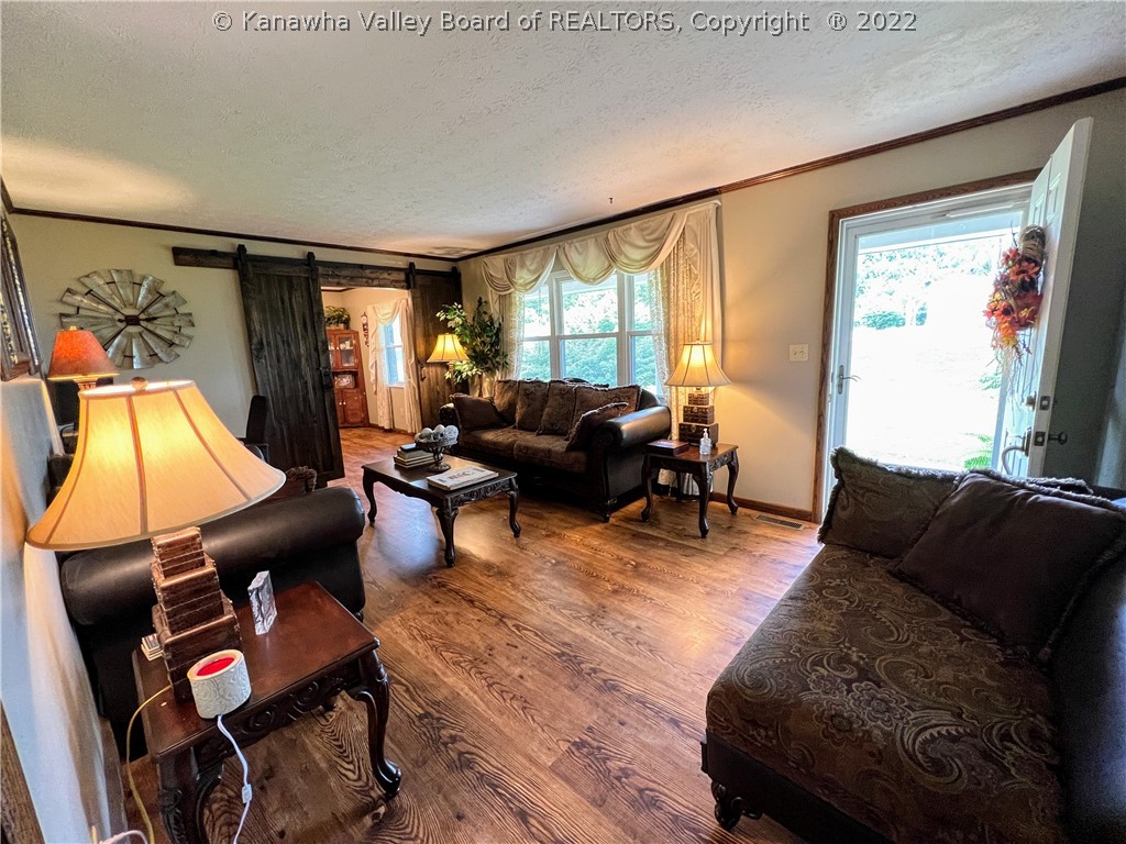 6490 Jericho Road Point Pleasant, WV 25550 - Photo 3 of 27 Living Room