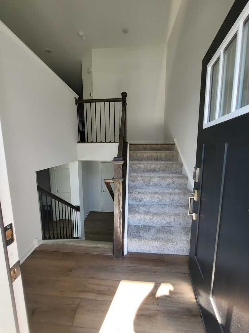 588 Wolverine Drive Aurora, IL 60502 - Photo 2 of 29 a view of entryway