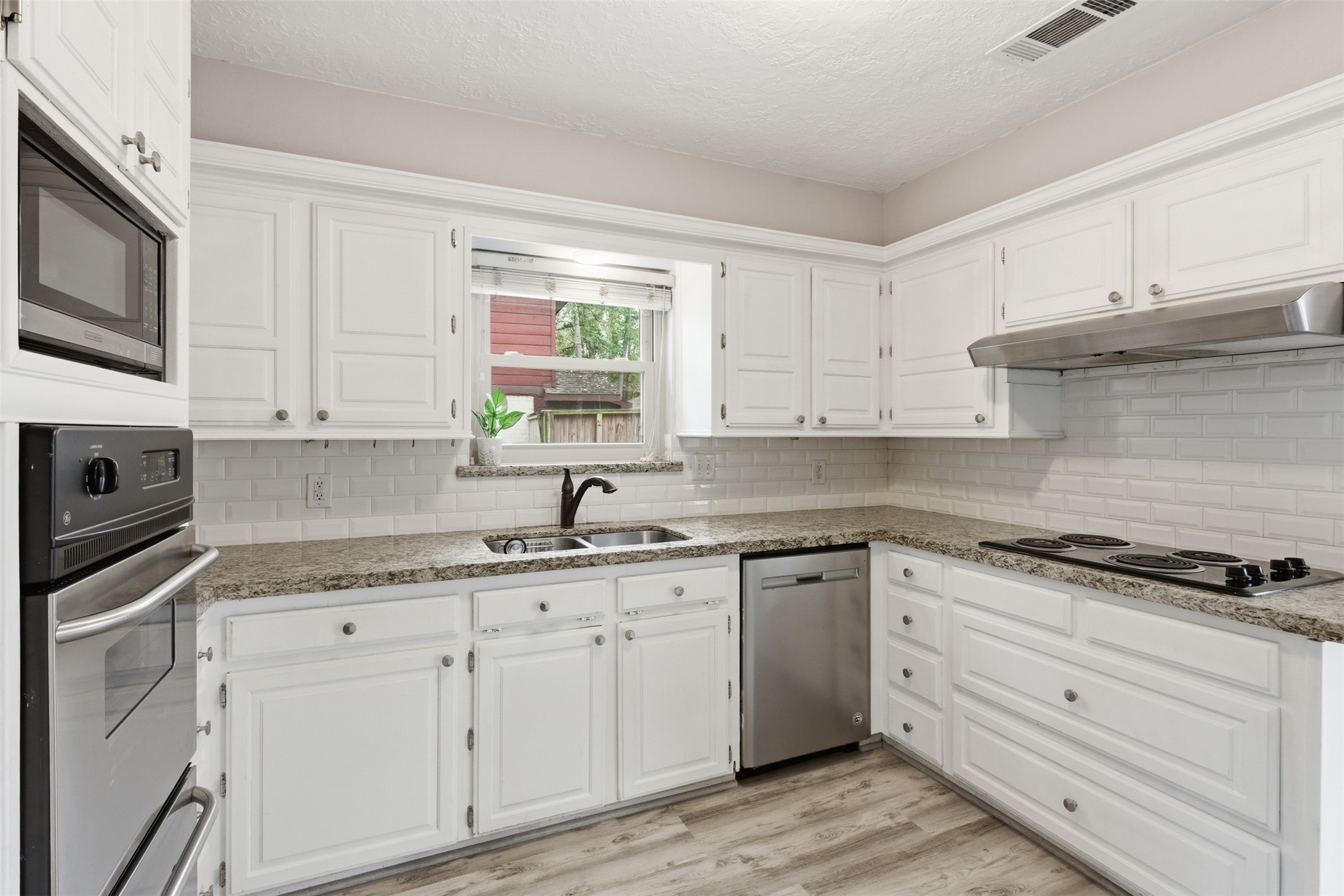 7906 Beaufort Drive Spring, TX 77379 - Photo 10 of 41