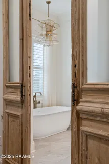$1,125,000 | 107 Pondside Drive, Lafayette, LA 70503