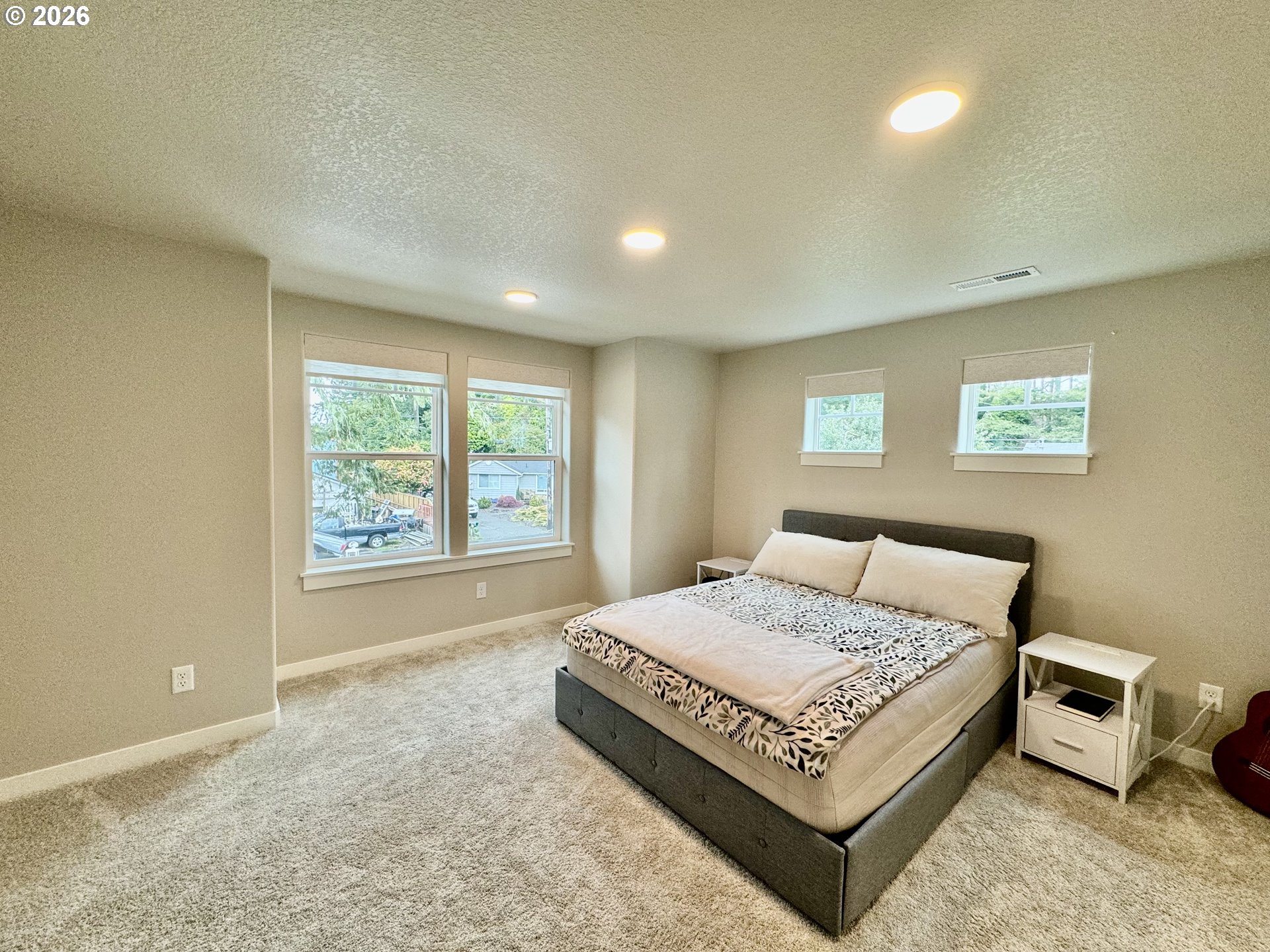 320 Oak Street Florence, OR 97439 - Photo 13 of 28 Bedroom, Primary