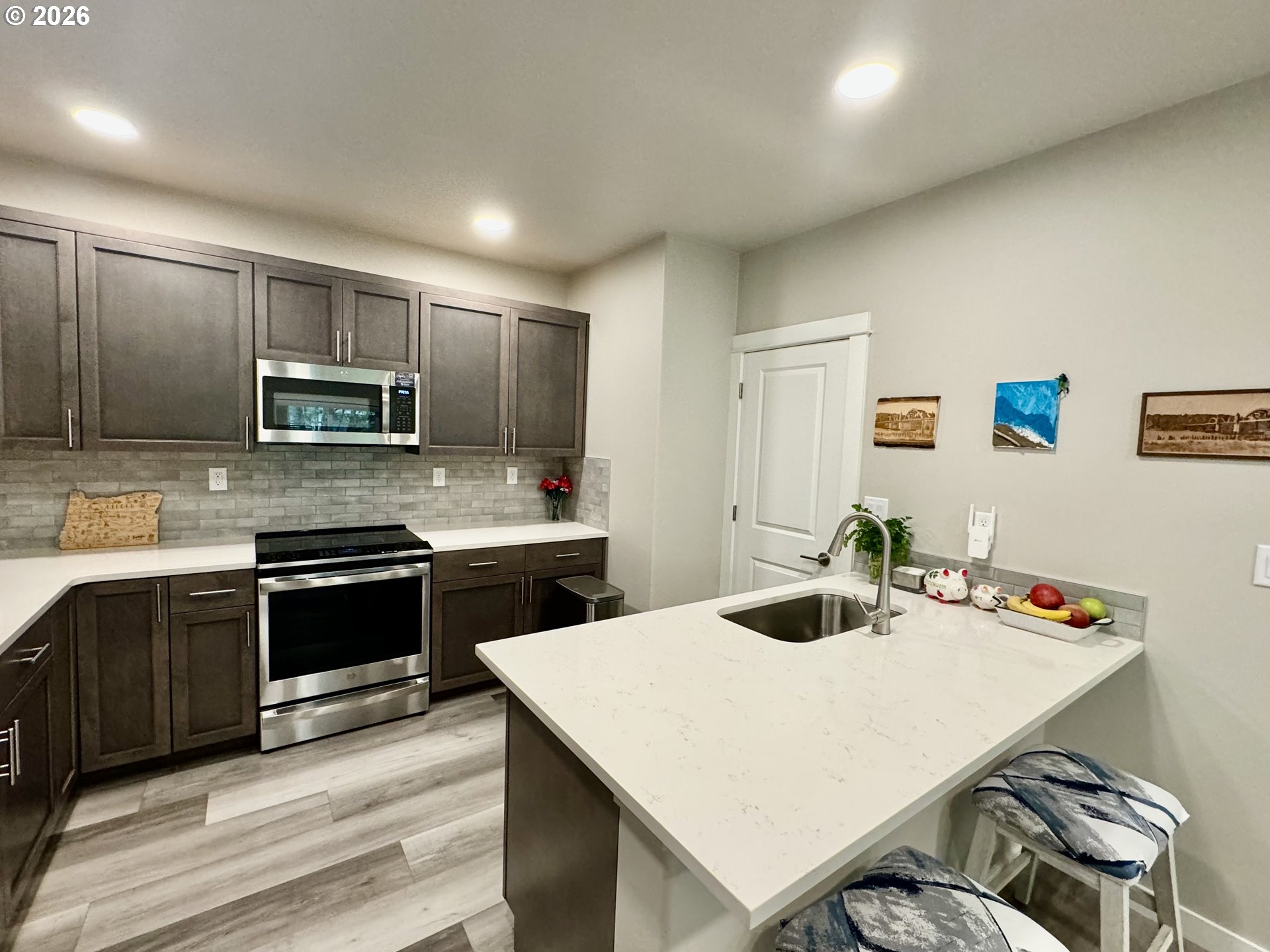 320 Oak Street Florence, OR 97439 - Photo 8 of 28 Kitchen