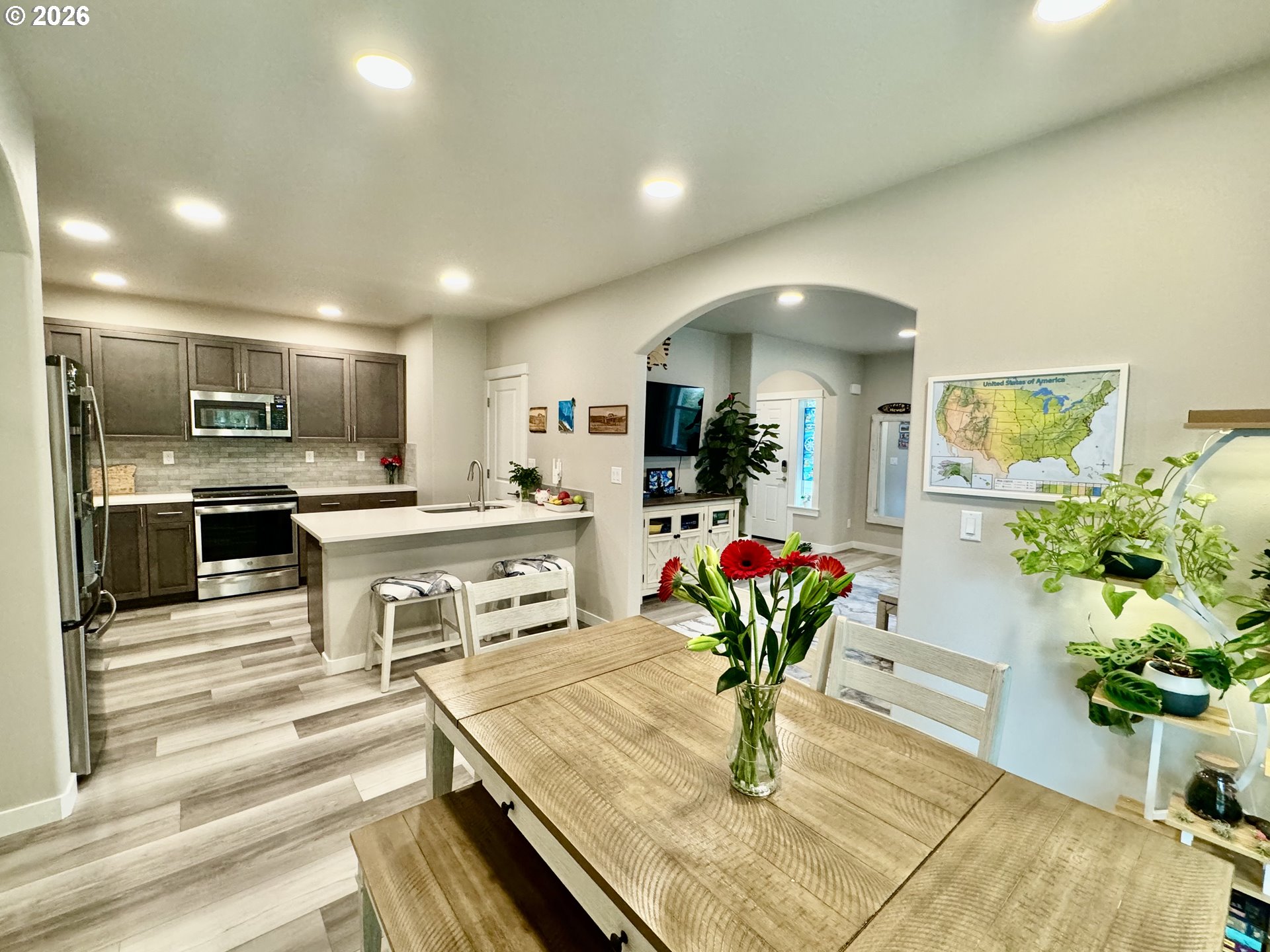 320 Oak Street Florence, OR 97439 - Photo 9 of 28 Dining Area