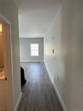 $1,950 | 90 Greenwich Avenue, Unit 201, Goshen, NY 10924