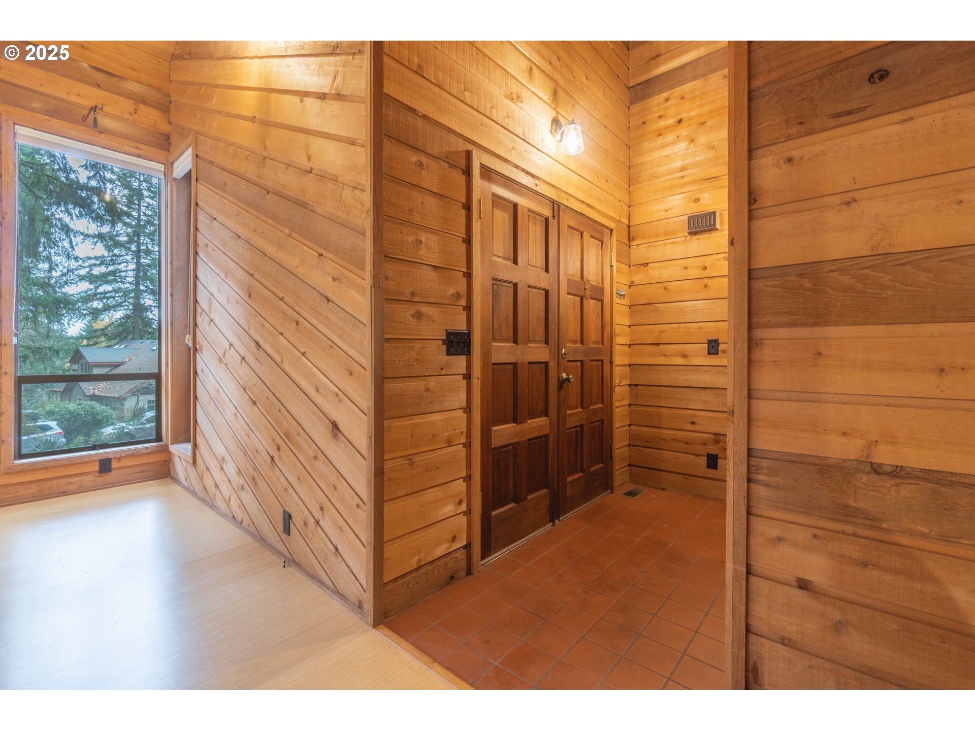 3054 Hendricks Hill Drive Eugene, OR 97403 - Photo 14 of 25 a view of a door