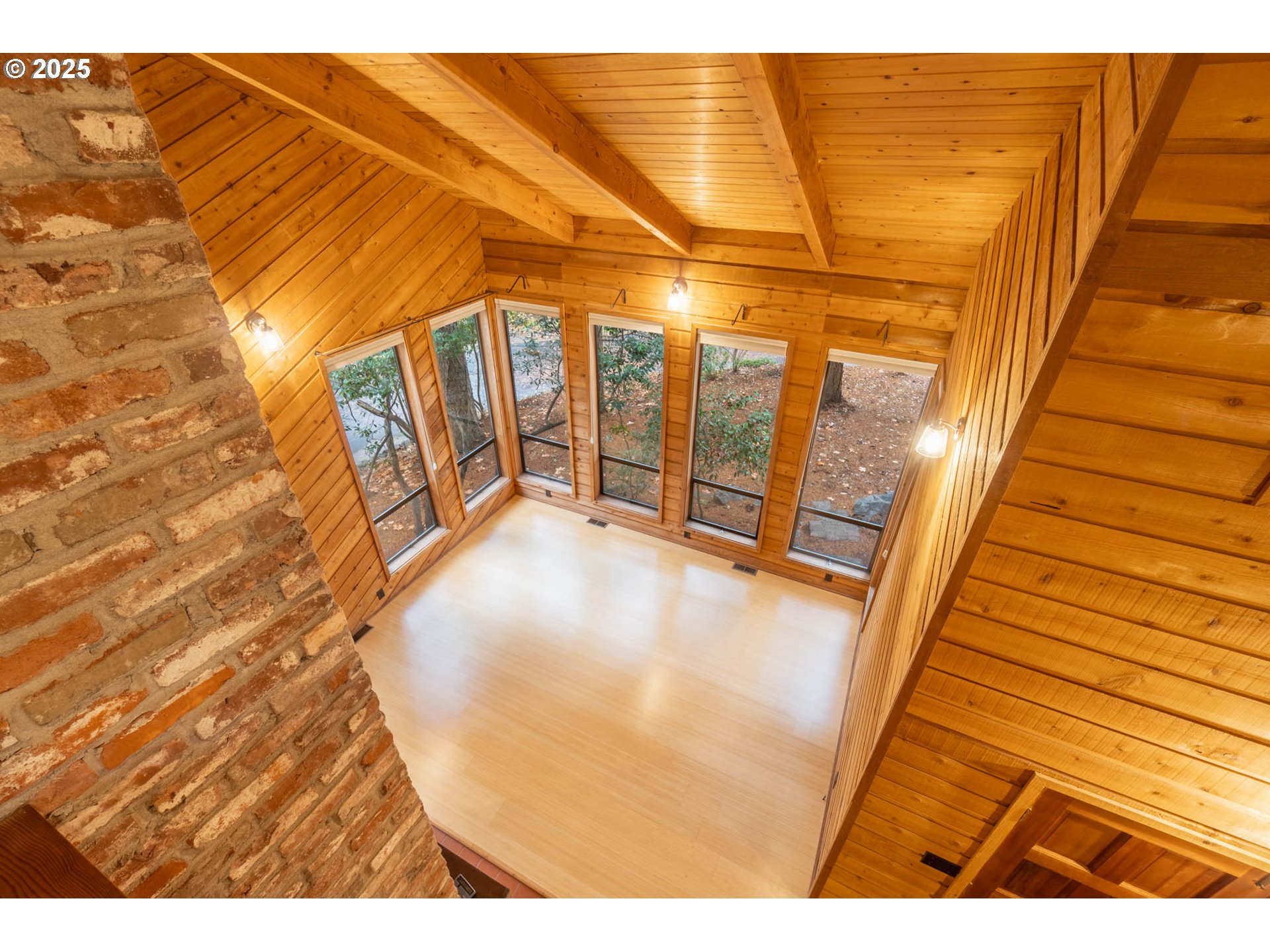 3054 Hendricks Hill Drive Eugene, OR 97403 - Photo 3 of 25 a view of an empty room