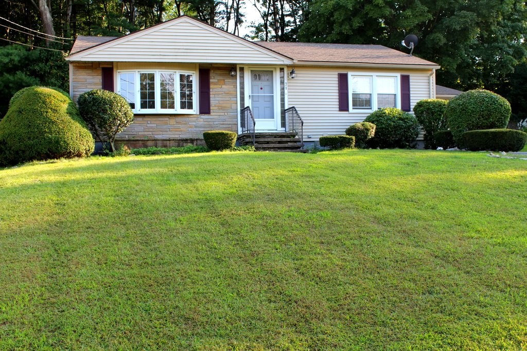 71 2nd Island Road Webster, MA 01570 - Photo 1 of 21 Gallery Image 1