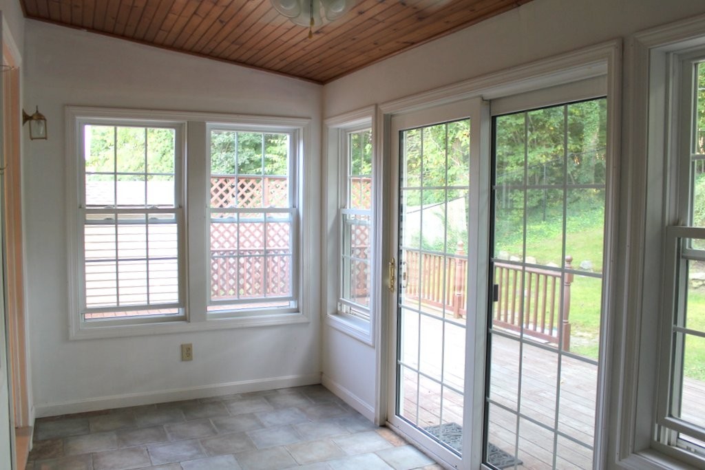 71 2nd Island Road Webster, MA 01570 - Photo 12 of 21 Gallery Image 12