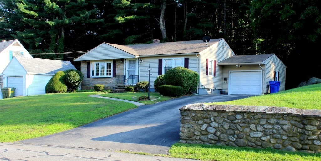 71 2nd Island Road Webster, MA 01570 - Photo 2 of 21 Gallery Image 2