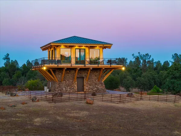 $2,950,000 | 8499 Simmons Road, Redding, CA 96001