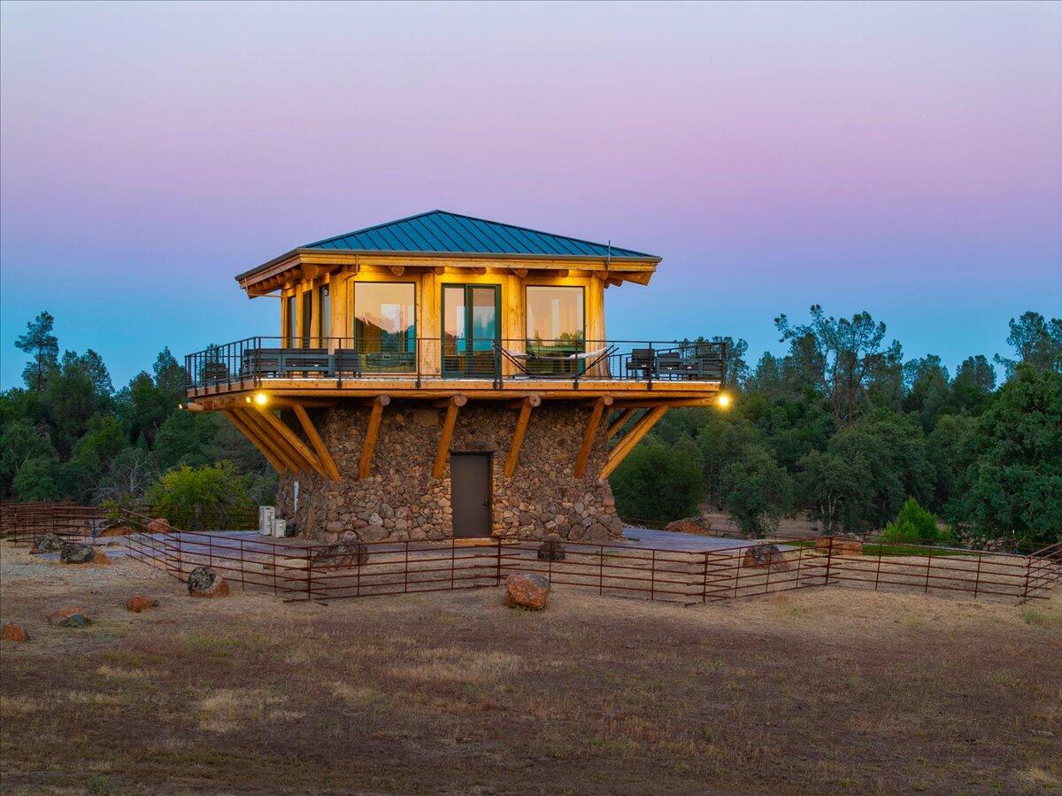 8499 Simmons Road Redding, CA 96001 - Photo 1 of 33 07-8499 Simmons Rd - 070926ET-32