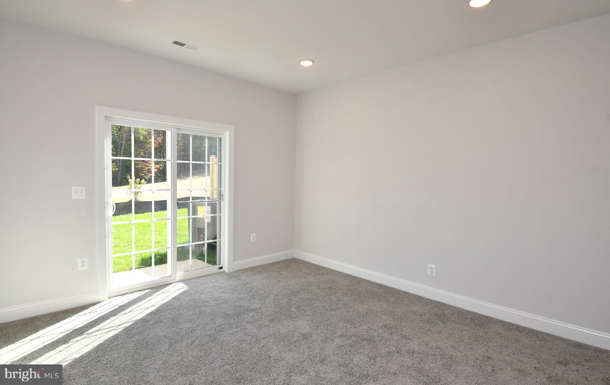 15212 Ballerina Loop Woodbridge, VA 22193 - Photo 38 of 45