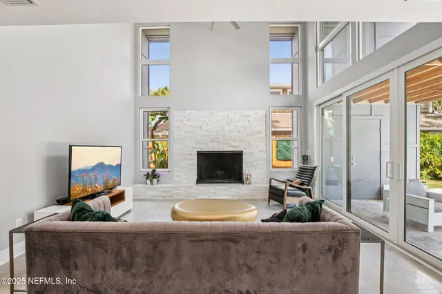 $5,500 | 248 11th Street, Atlantic Beach, FL 32233