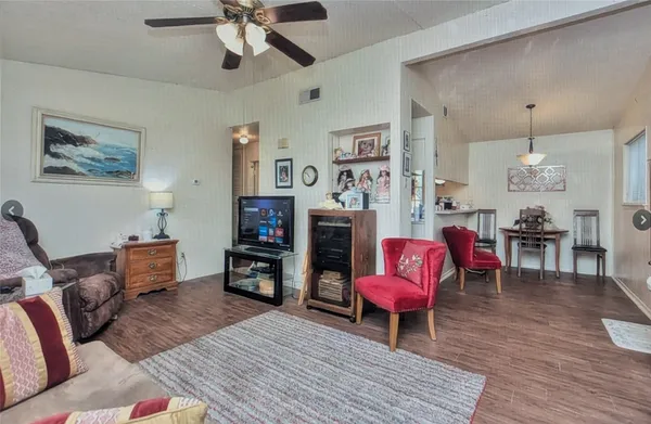 $1,095 | 2404 Cottonwood Drive, Unit A, Georgetown, TX 78628