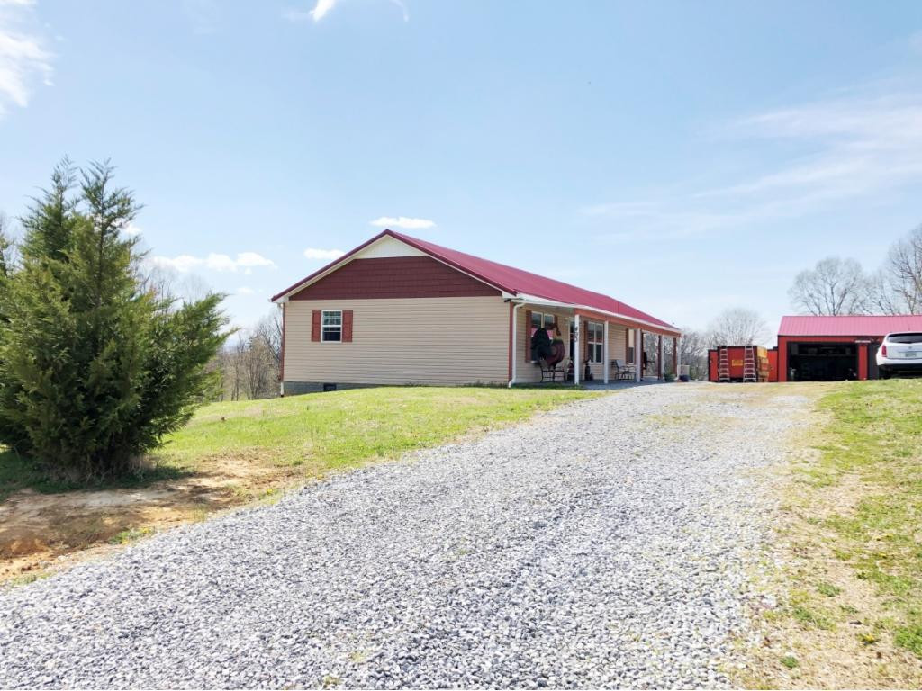 493 Upper Sand Valley Road Jonesborough, TN 37659 - Photo 24 of 36 Coming up the Driveway