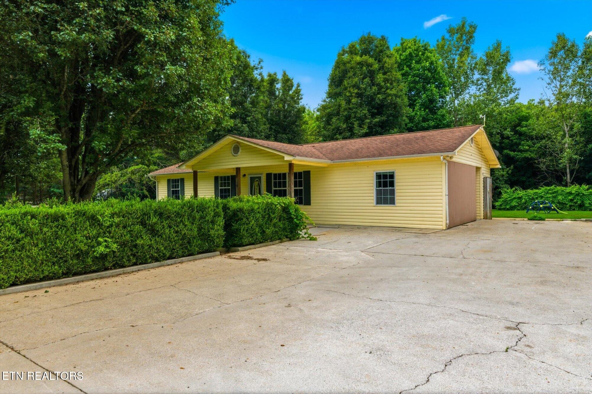 301 Wayman Road Madisonville, TN 37354 - Photo 3 of 41