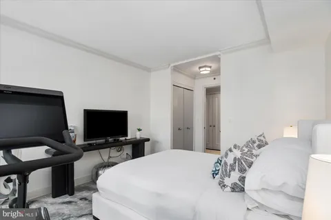 $1,100,000 | 1155 23rd Street Northwest, Unit 5L, Washington, DC 20037