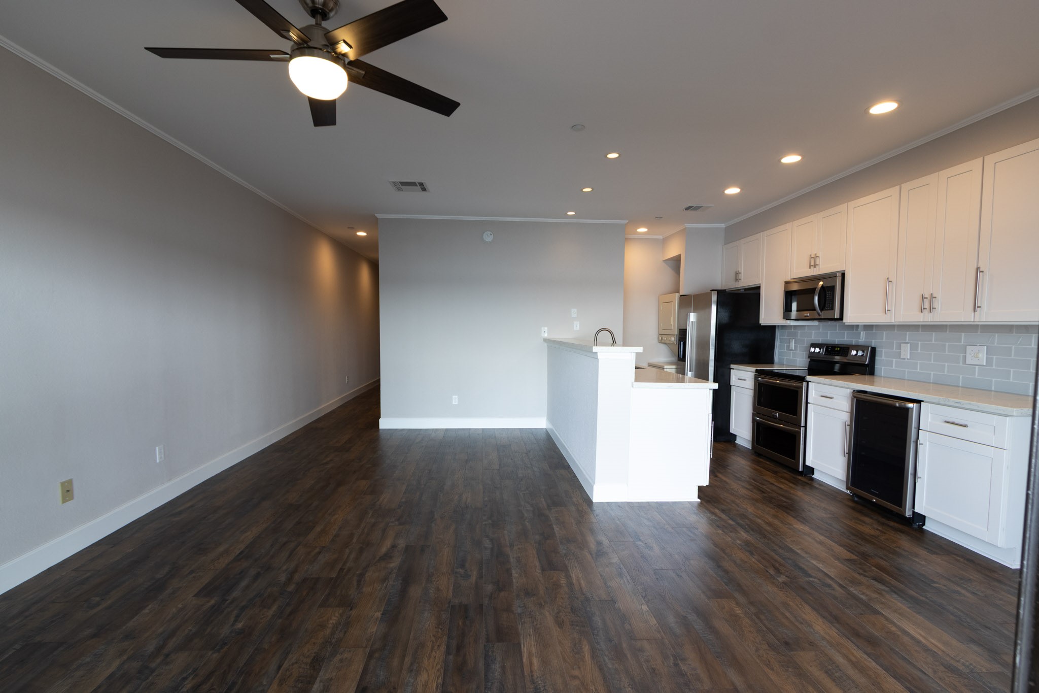 401 Lakeside Lane, Unit 111 Nassau Bay, TX 77058 - Photo 15 of 45