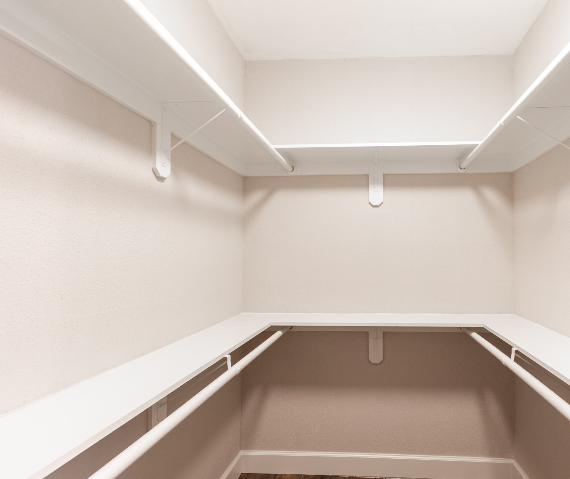 401 Lakeside Lane, Unit 111 Nassau Bay, TX 77058 - Photo 23 of 45 a view of a air conditioner