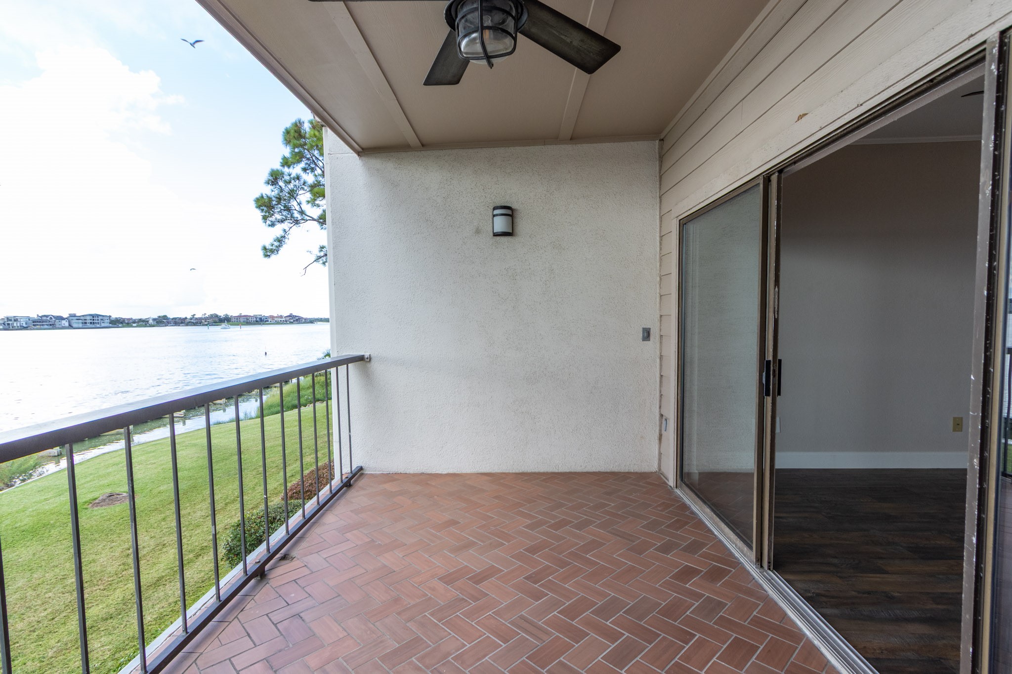 401 Lakeside Lane, Unit 111 Nassau Bay, TX 77058 - Photo 30 of 45