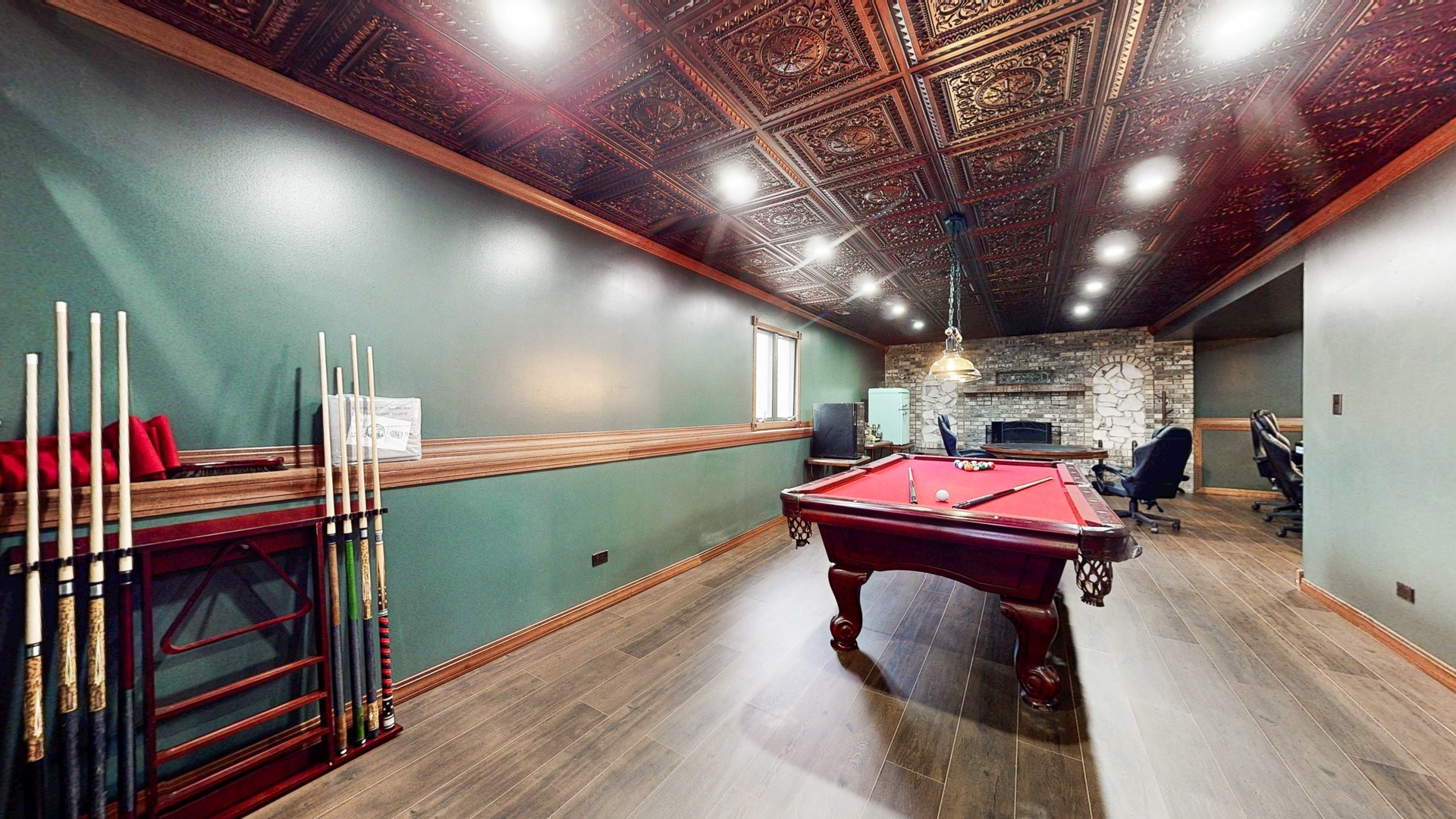 8129 45th Place Lyons, IL 60534 - Photo 33 of 45 a room with furniture and a projector