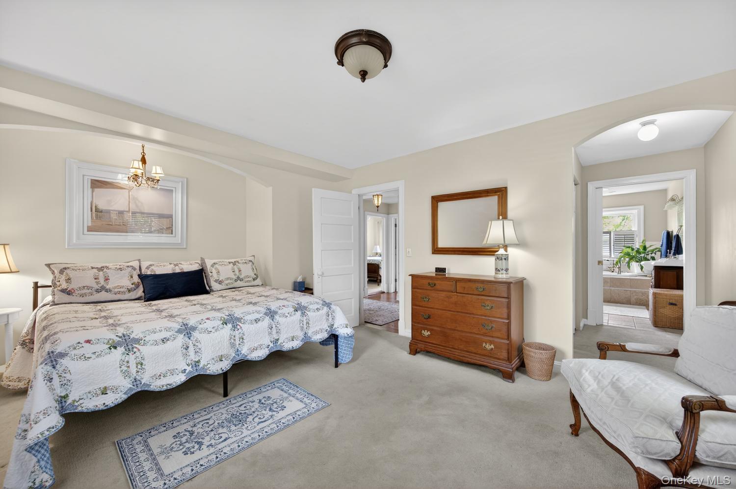 17 Riggs Place Locust Valley, NY 11560 - Photo 21 of 25 Primary bedroom