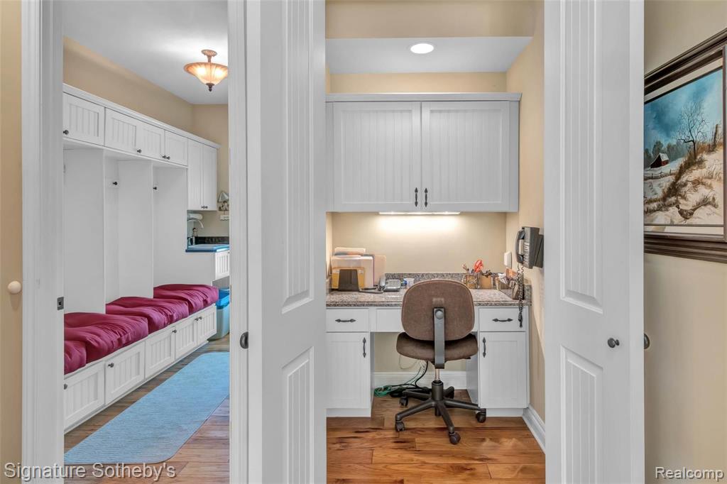 2541 Kingston Road Leonard, MI 48367 - Photo 23 of 62