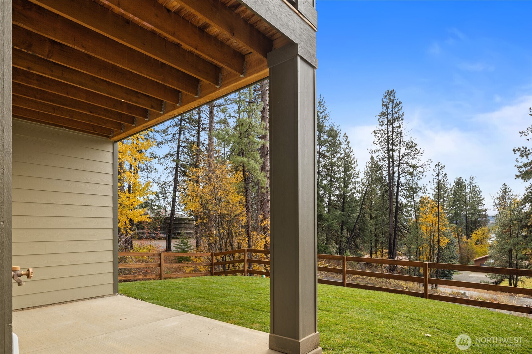 403 Outfitter Place Cle Elum, WA 98922 - Photo 25 of 28 a view of outdoor space and yard