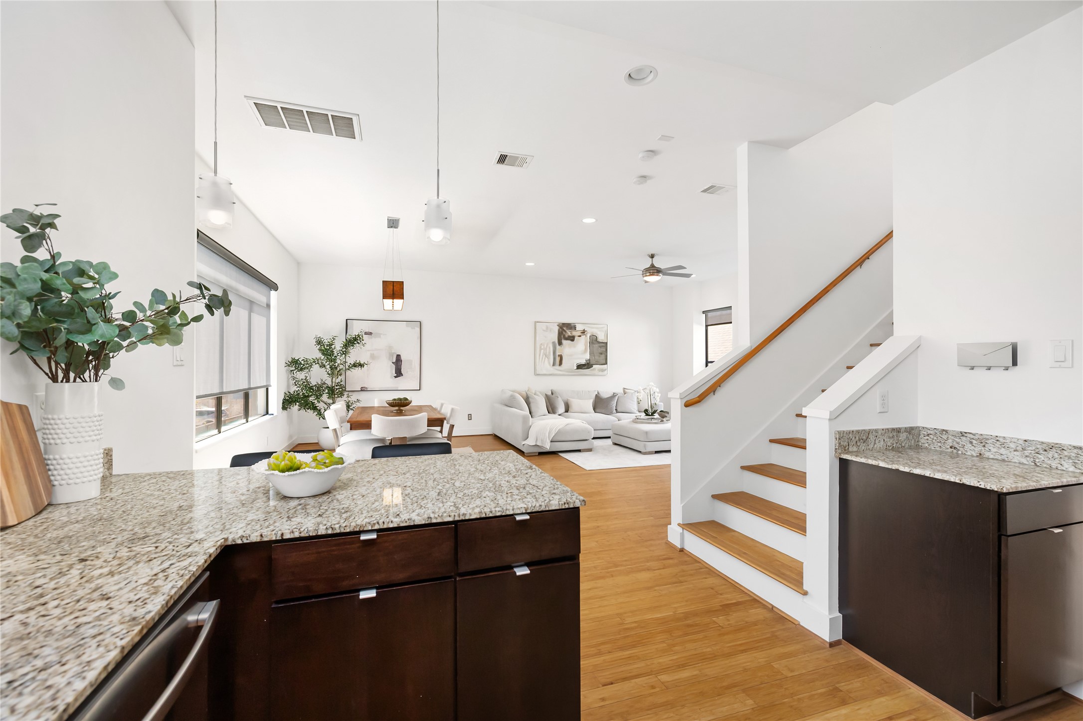 5012 Cornish Street Houston, TX 77007 - Photo 18 of 38 a kitchen with sink and cabinets
