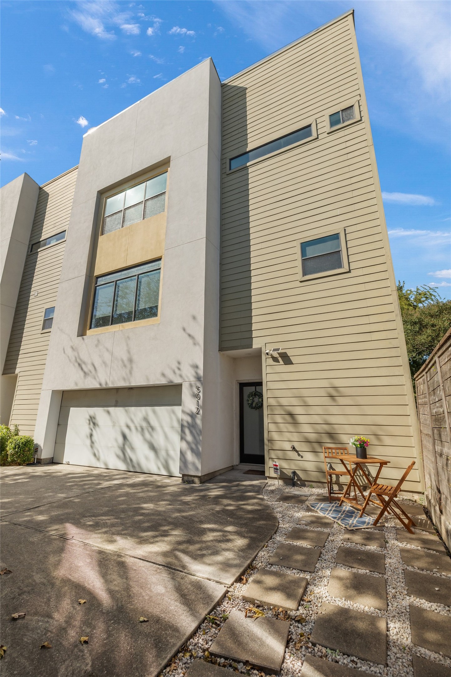 5012 Cornish Street Houston, TX 77007 - Photo 36 of 38 a view of a street with house