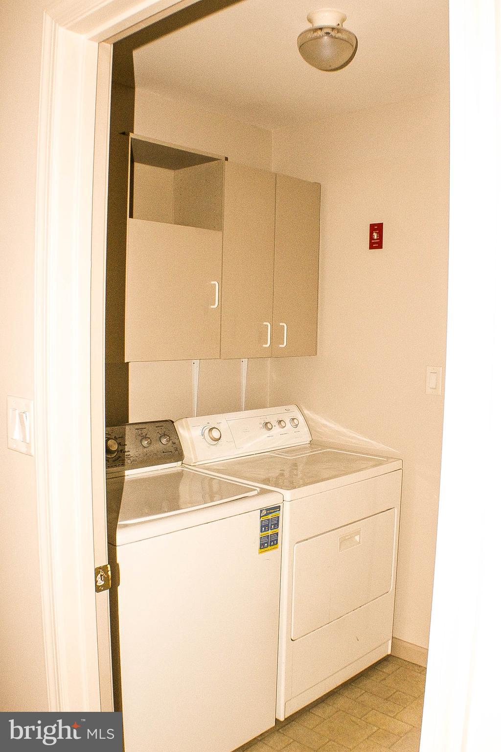 187 North Planters Lane Dover, DE 19901 - Photo 19 of 28 a utility room with dryer and washer