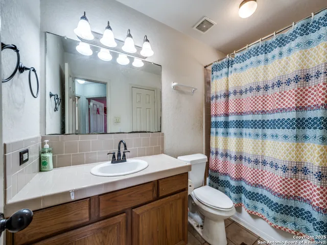 $329,000 | 4979 Farm To Market Road 1343, Devine, TX 78016