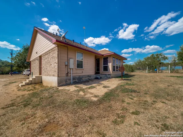 $329,000 | 4979 Farm To Market Road 1343, Devine, TX 78016