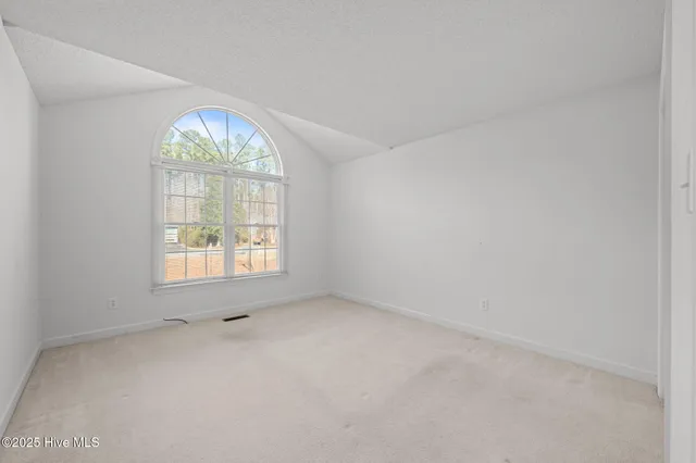 $2,000 | 122 St Andrews Circle, New Bern, NC 28562