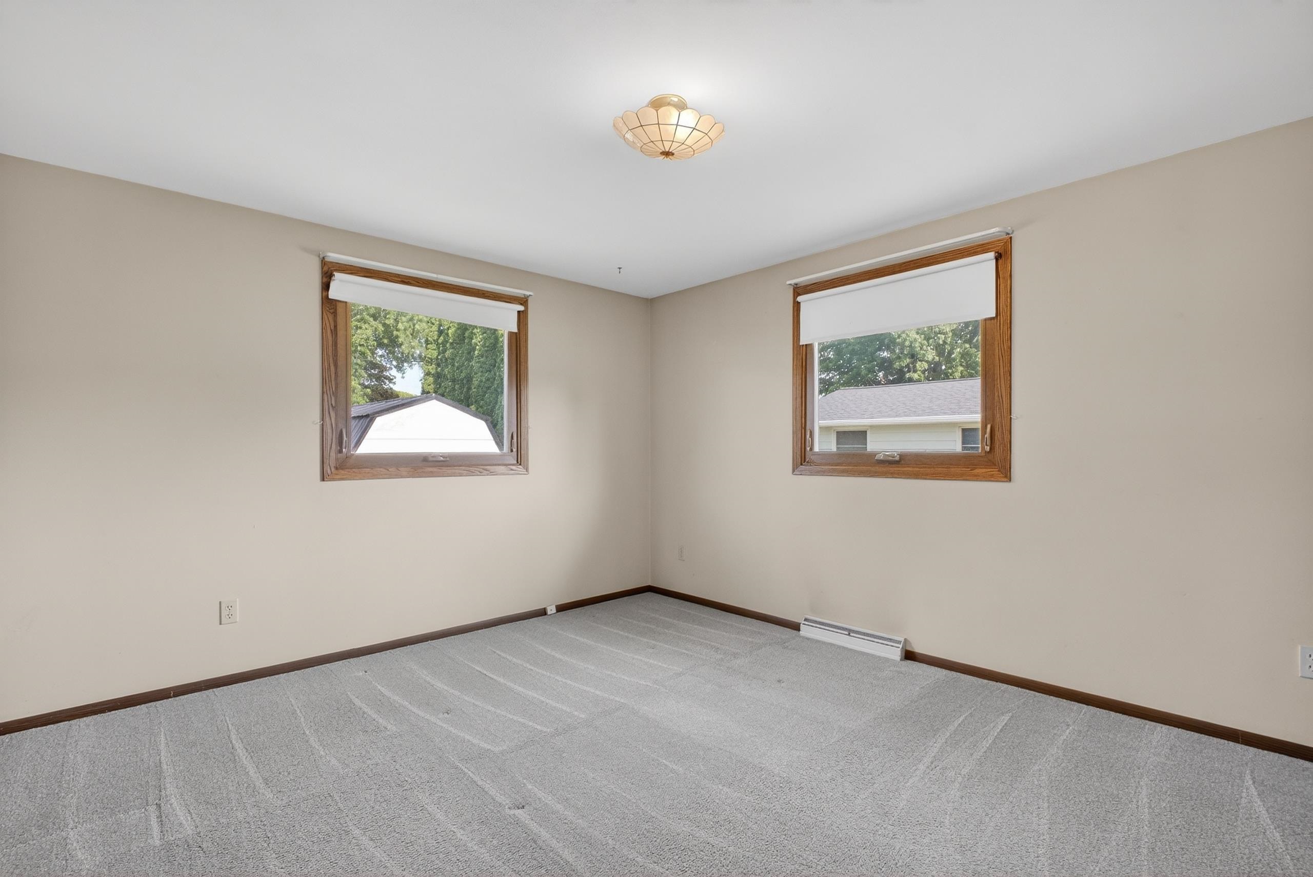 609 Washington Street Ripon, WI 54971 - Photo 17 of 33