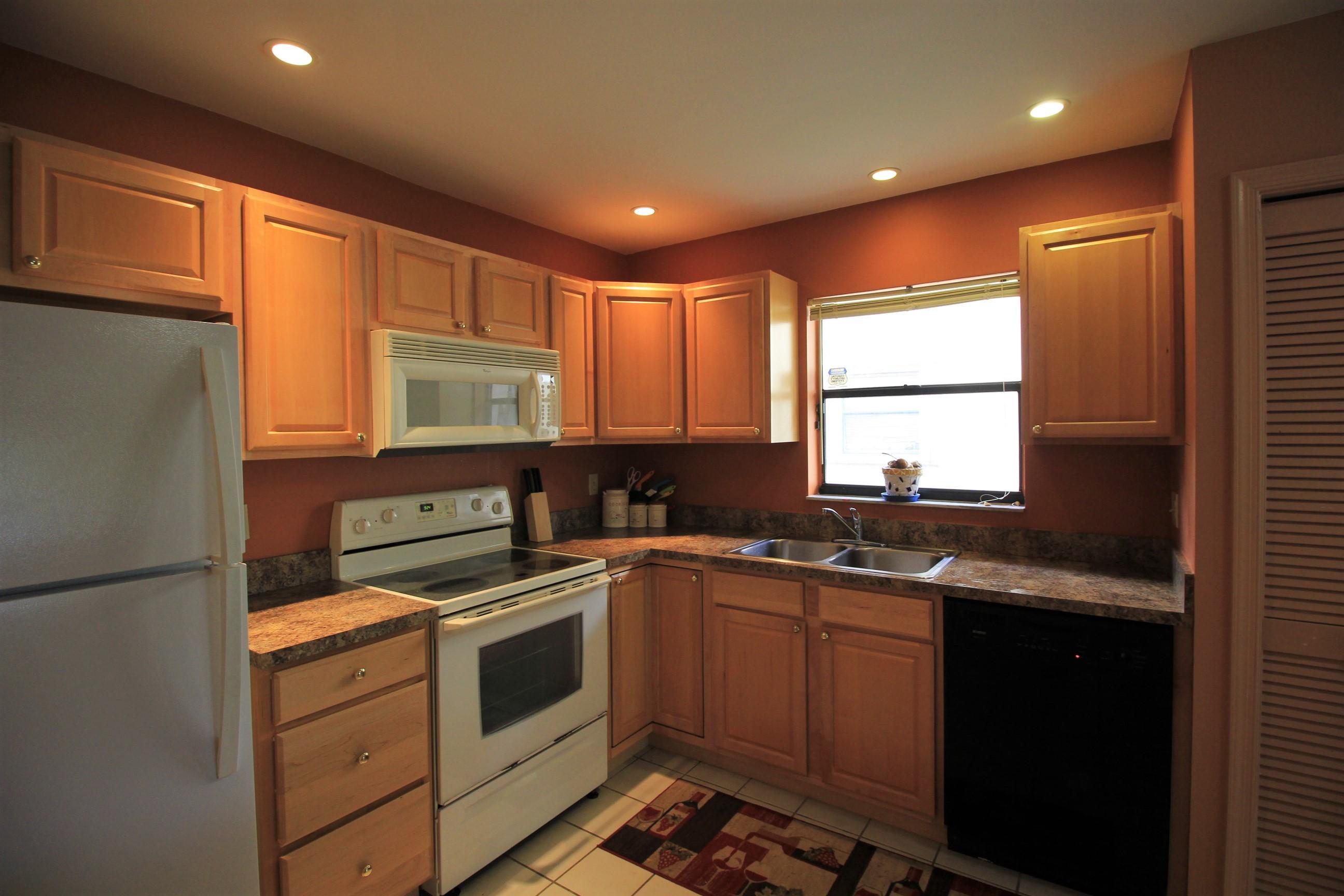 7878 Cloverfield Circle Boca Raton, FL 33433 - Photo 8 of 24 7878_Kitchen 2