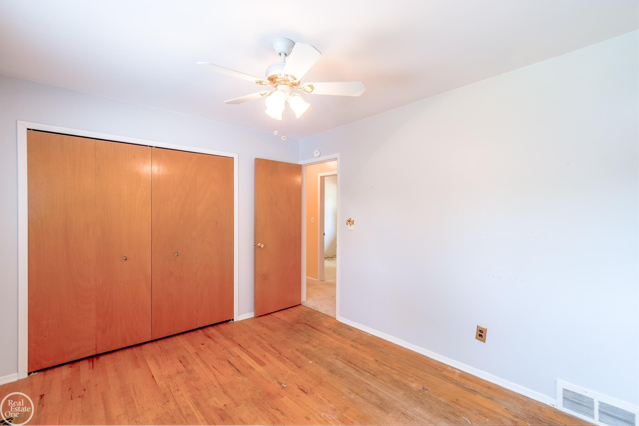 34249 Greentrees Road Sterling Heights, MI 48312 - Photo 14 of 23 50150731-89cc4577-a15b-4dd0-8f29-50f0bb7db8ef.JPG