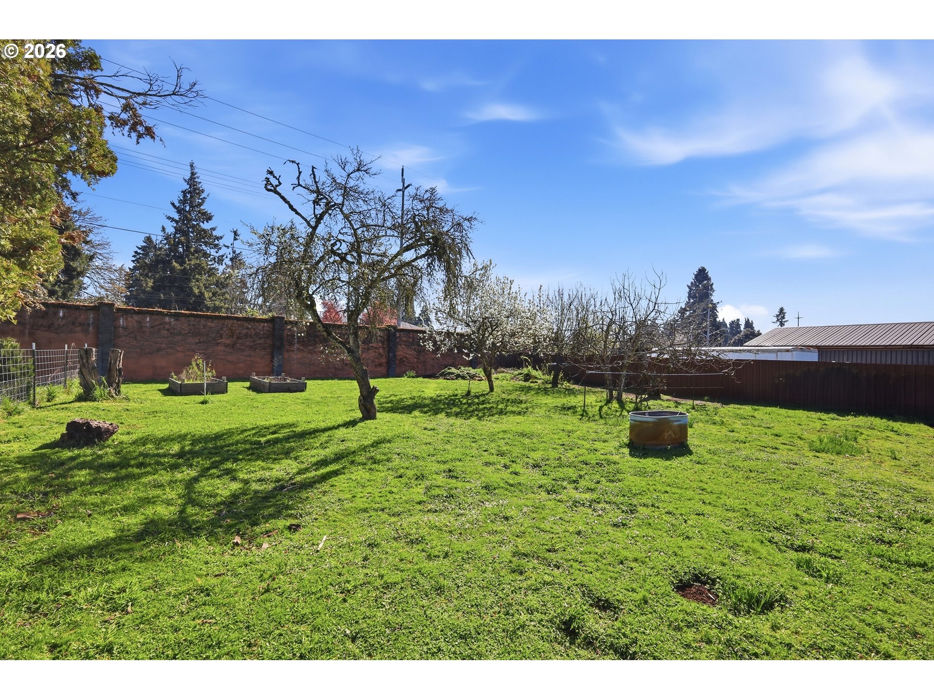 2915 Game Farm Road Springfield, OR 97477 - Photo 3 of 34