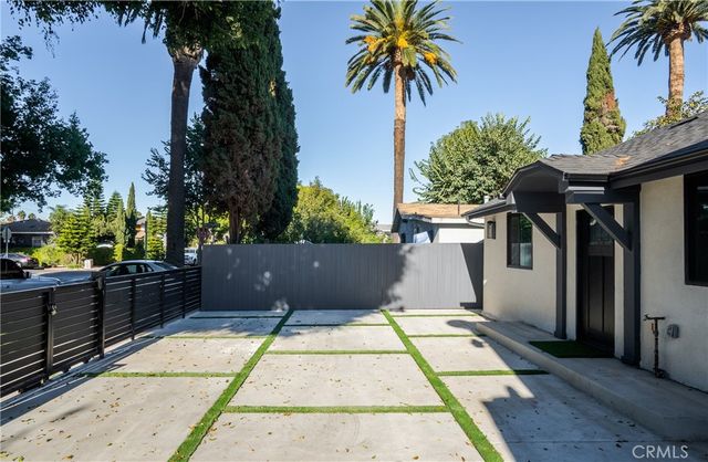 $1,695,000 | 2706 Cochran Avenue, Los Angeles, CA 90016