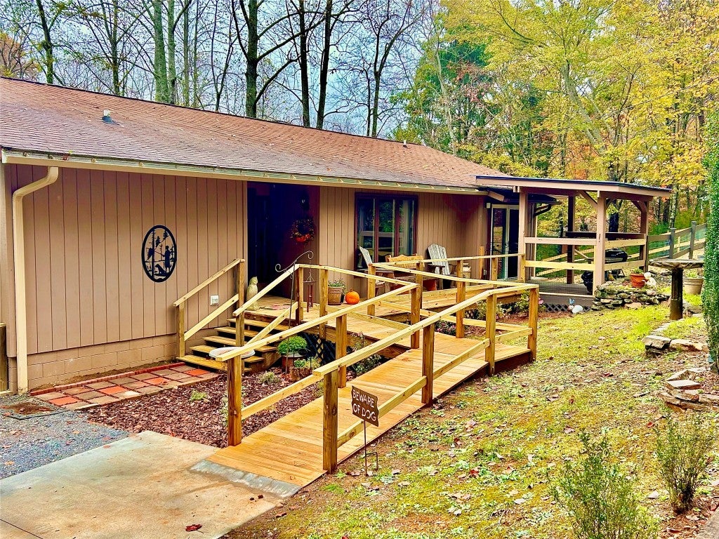437 Ammons Road Franklin, NC 28734 - Photo 2 of 25 Gallery Image 2