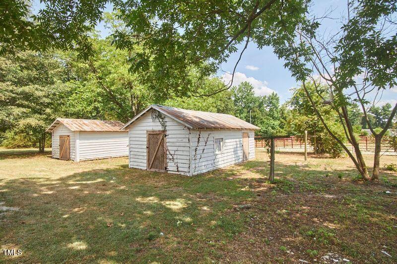 5689 Godwin Lake Road Benson, NC 27504 - Photo 4 of 20 RYEQkZyI