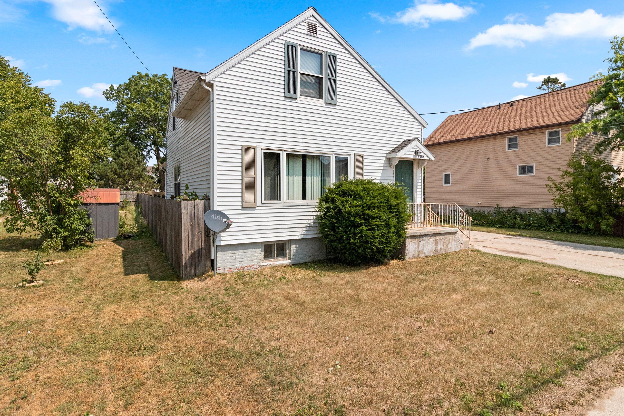 2014 13th Street Two Rivers, WI 54241 - Photo 2 of 53 003-201413thStreet-TwoRivers-WI-54241-SM