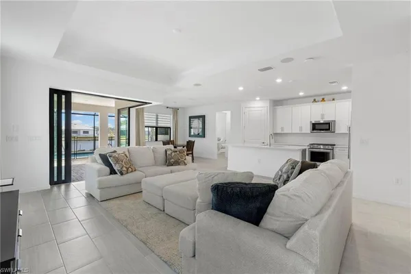 $3,750 | 1854 Amador Court, Naples, FL 34120